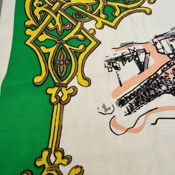 Vintage Unbranded Green and Cream CITY Skyline Square Scarf 26" x 27.5" - Picture 3 of 7
